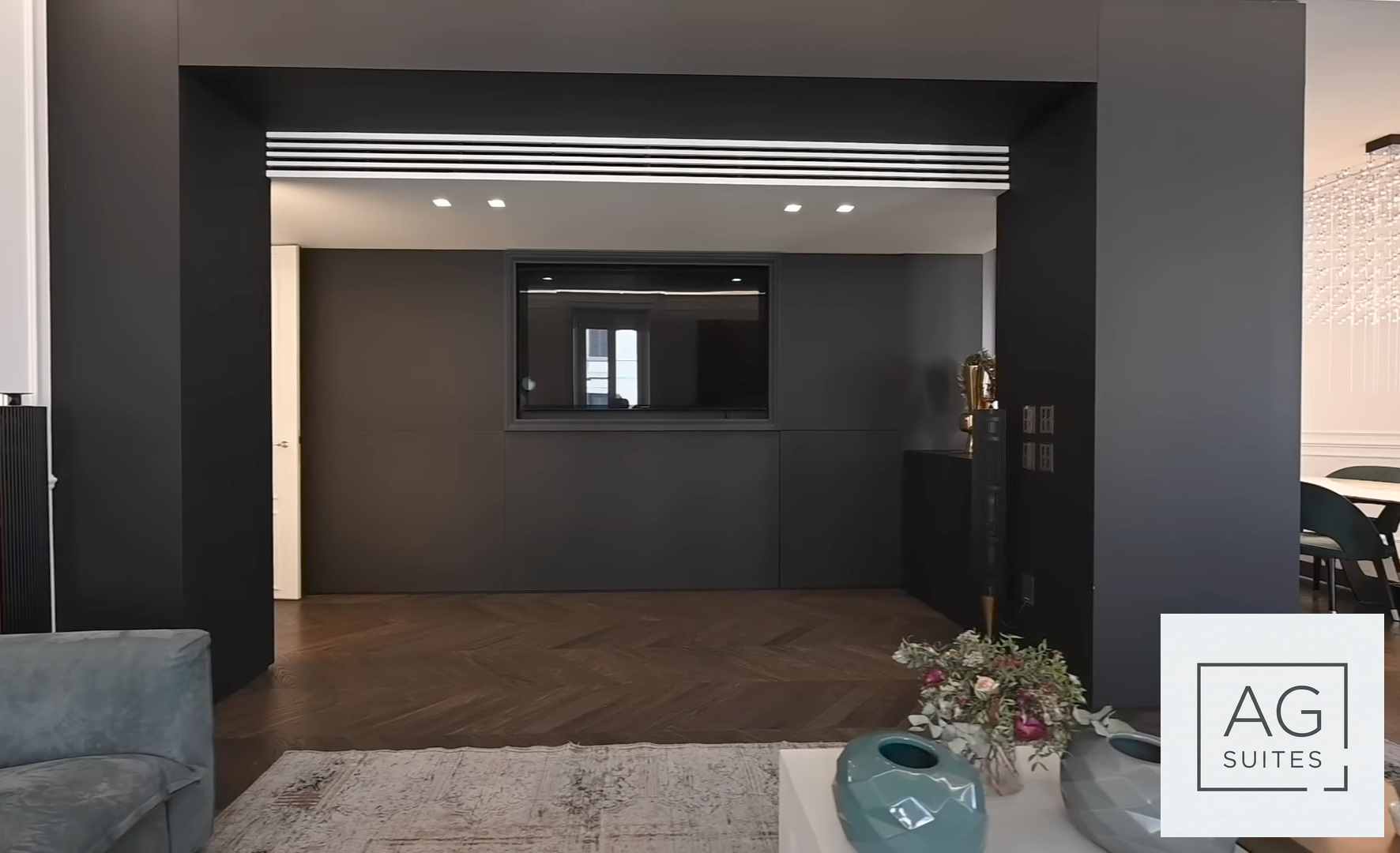 The Grand Statuto living room